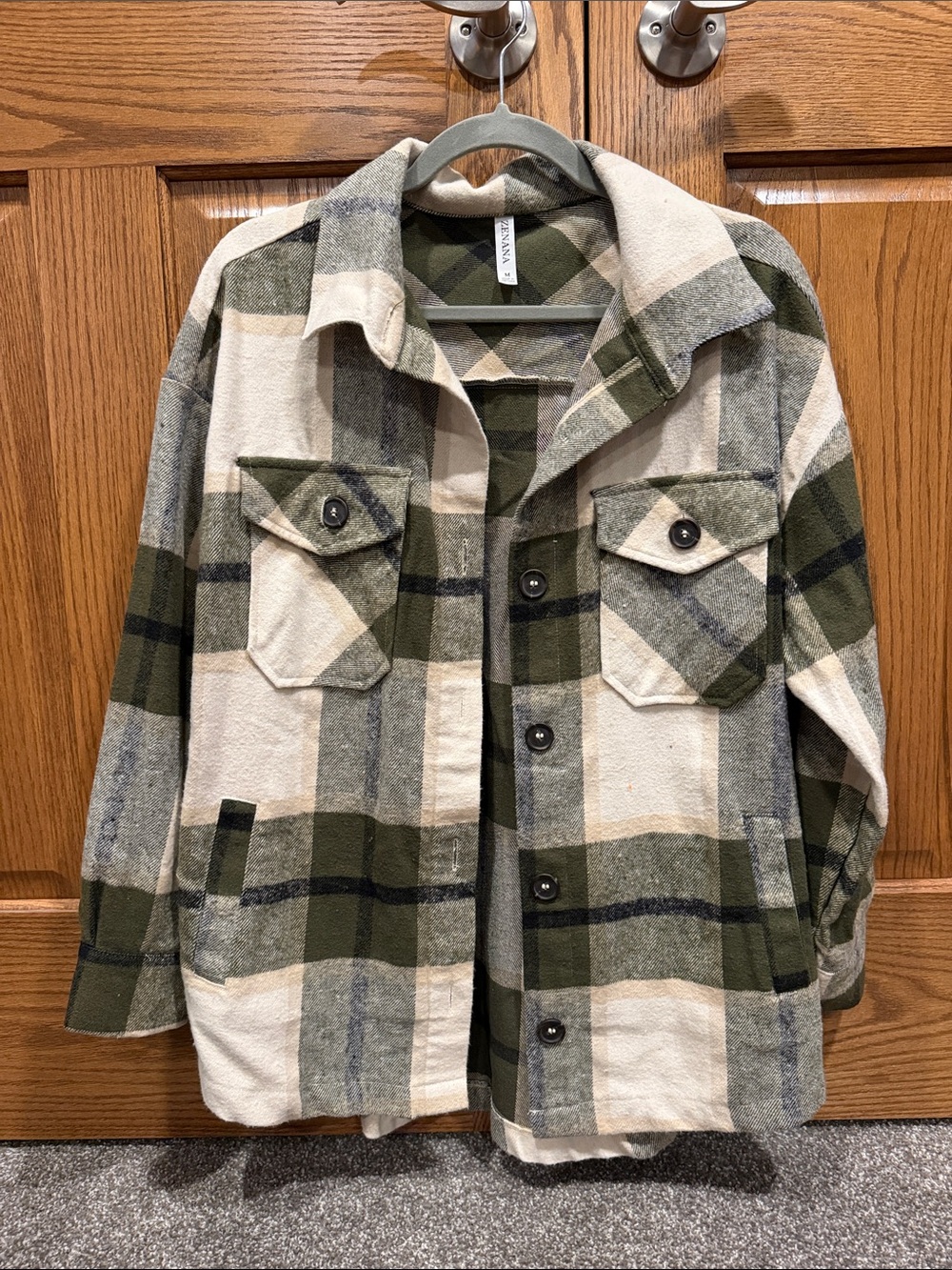 Like new! Zenana Outfitters Olive & Cream Plaid Shirt Jacket size M